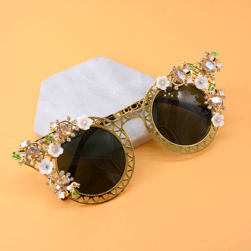 European and American exaggerated folding sunglasses for women, Baroque star street photography sunglasses, sunglasses for women - IntuitiveEncBoutique