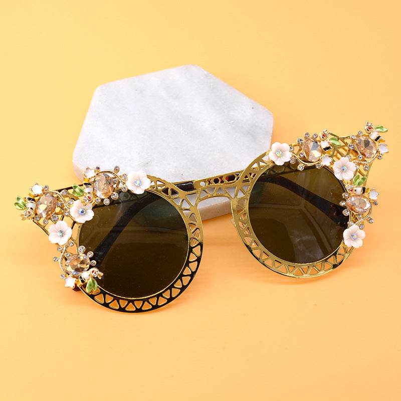 European and American exaggerated folding sunglasses for women, Baroque star street photography sunglasses, sunglasses for women - IntuitiveEncBoutique