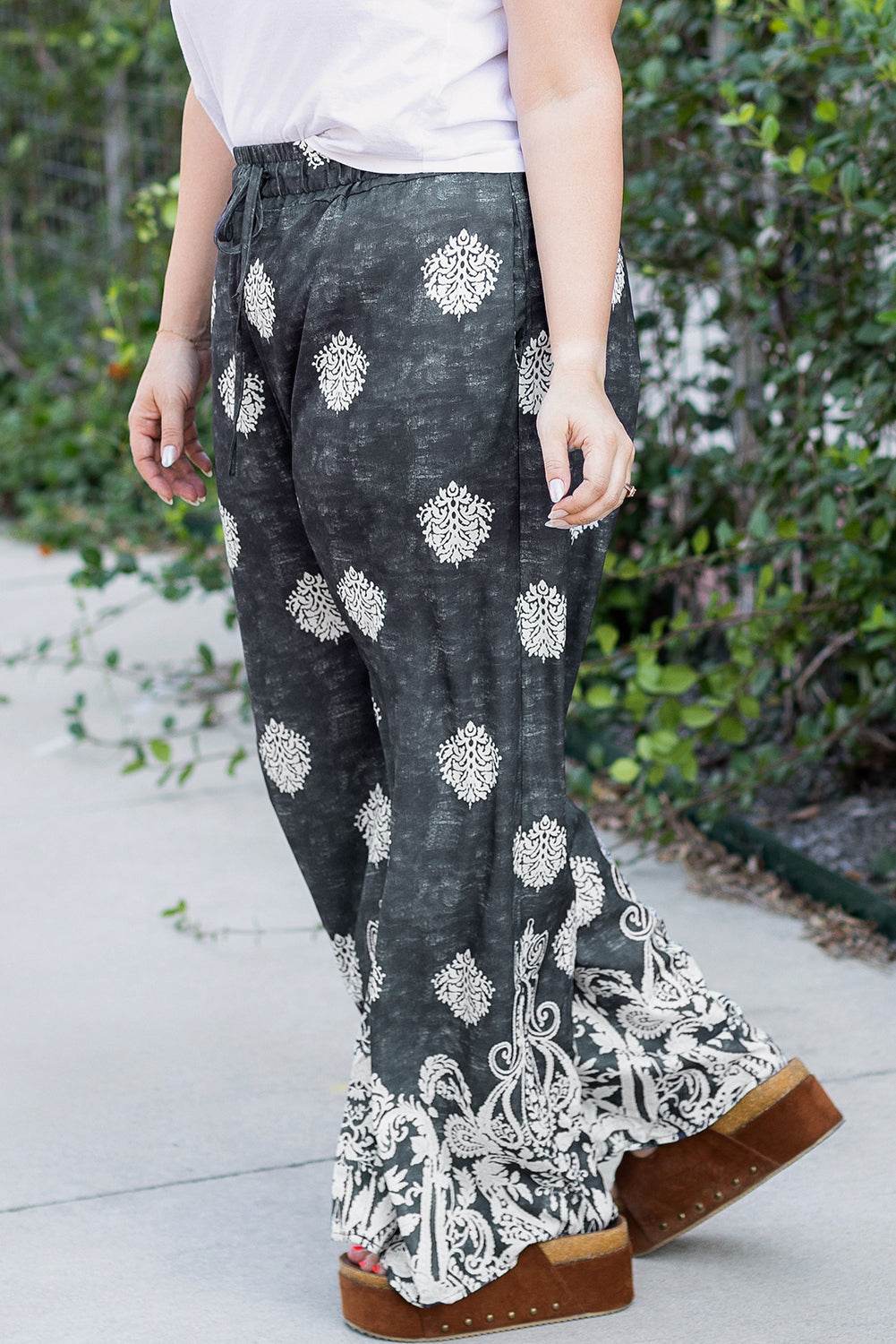 Black Plus Size Geometric Ethnic Print Drawstring Wide Leg Pants - IntuitiveEncBoutique
