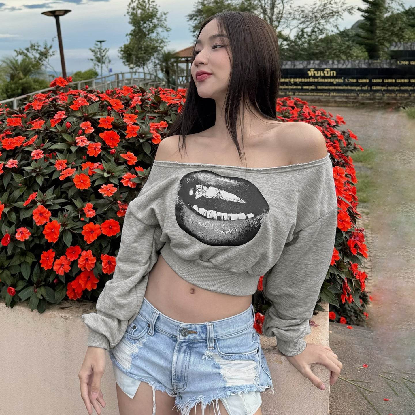 Trendy Spicy Girl One-Shoulder Sweatshirt Big Mouth Print Personality Casual Style Waist-Cinching Belly-Baring Short Long Sleeve Women's Top - IntuitiveEncBoutique