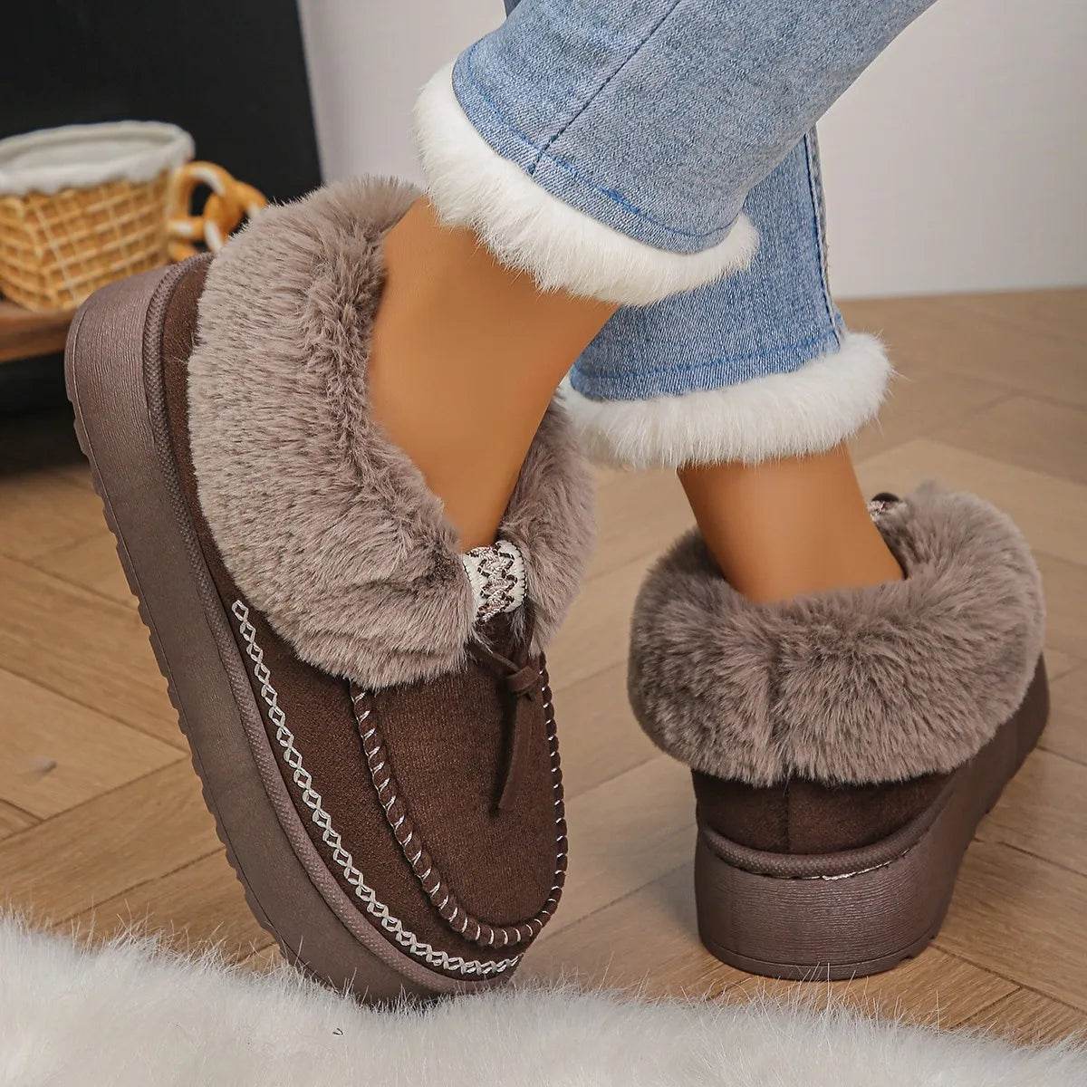 Cozy Fur-Lined Winter Platform Boots - IntuitiveEncBoutique