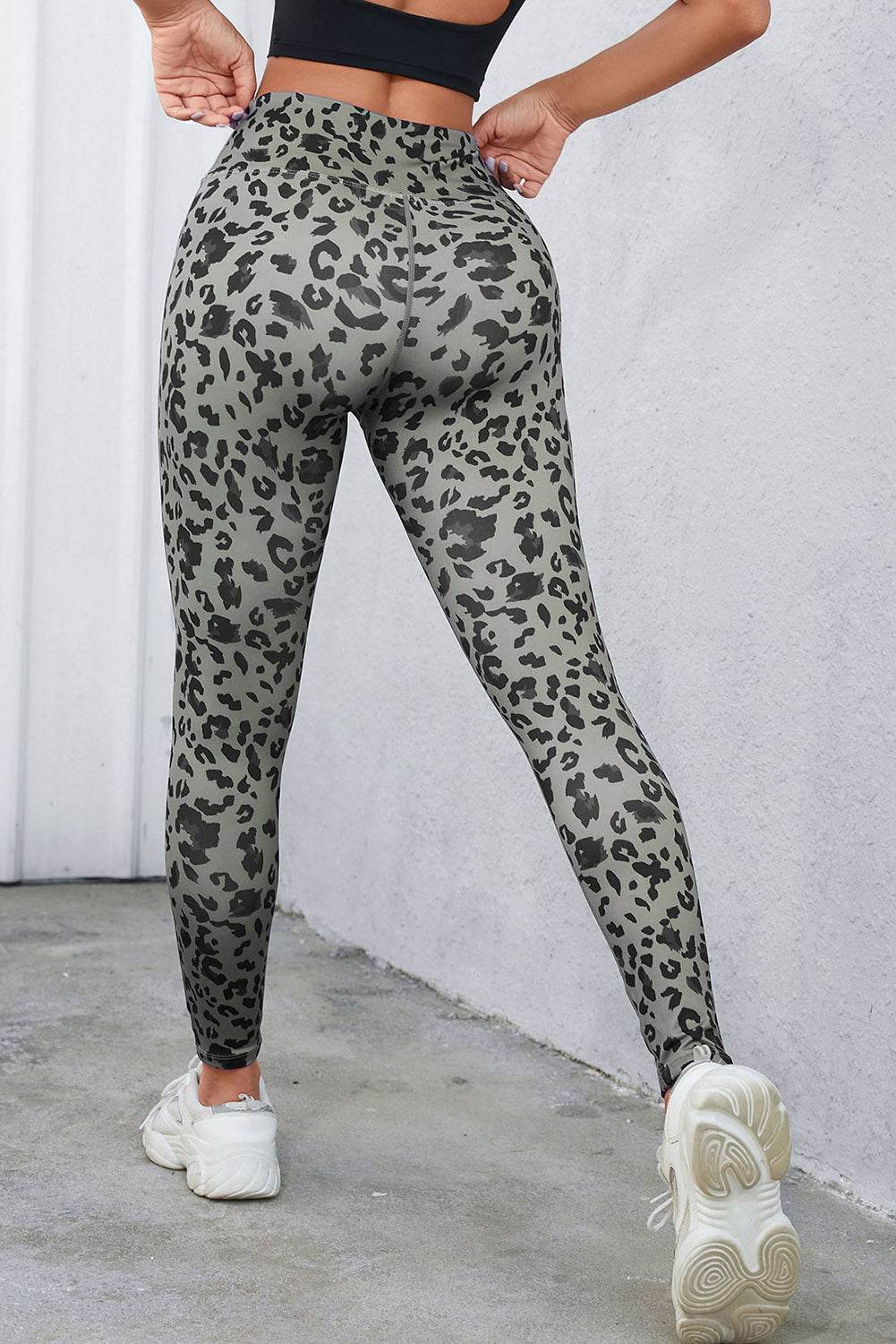 Green Classic Leopard Print Active Leggings - IntuitiveEncBoutique