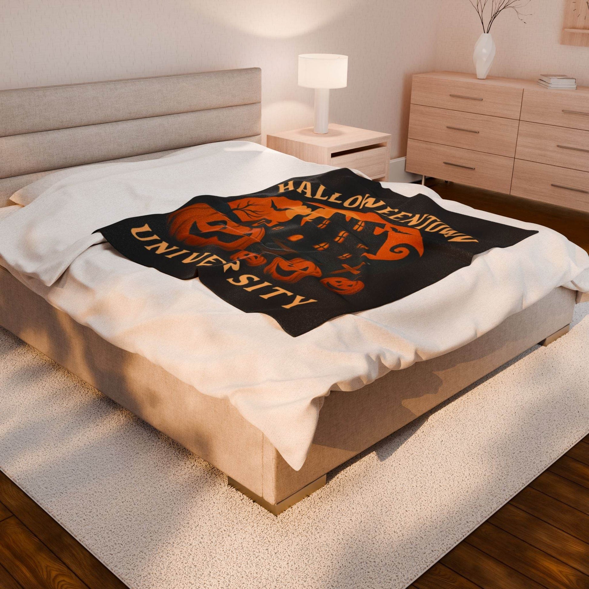 Halloween-Themed Velveteen Plush Blanket - Cozy Decor for Fall, Gift for Students, Spooky Vibes, Perfect for Home, Halloween Party [...] - IntuitiveEncBoutique