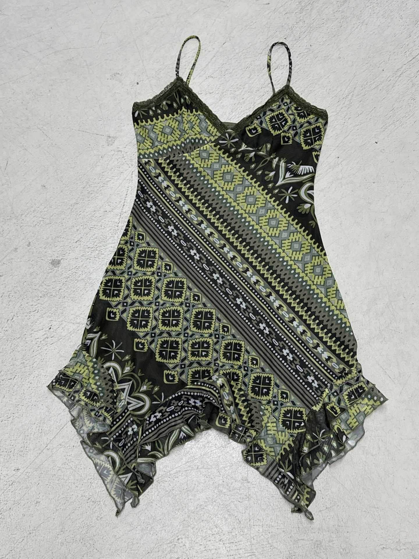 Vintage Floral Print Lace Splicing Irregular Strapless Top with Sexy V-Neck and A-Line Design - IntuitiveEncBoutique