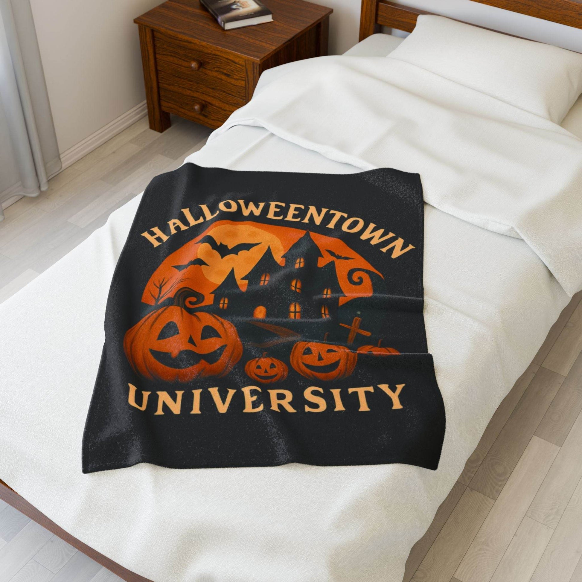 Halloween-Themed Velveteen Plush Blanket - Cozy Decor for Fall, Gift for Students, Spooky Vibes, Perfect for Home, Halloween Party [...] - IntuitiveEncBoutique